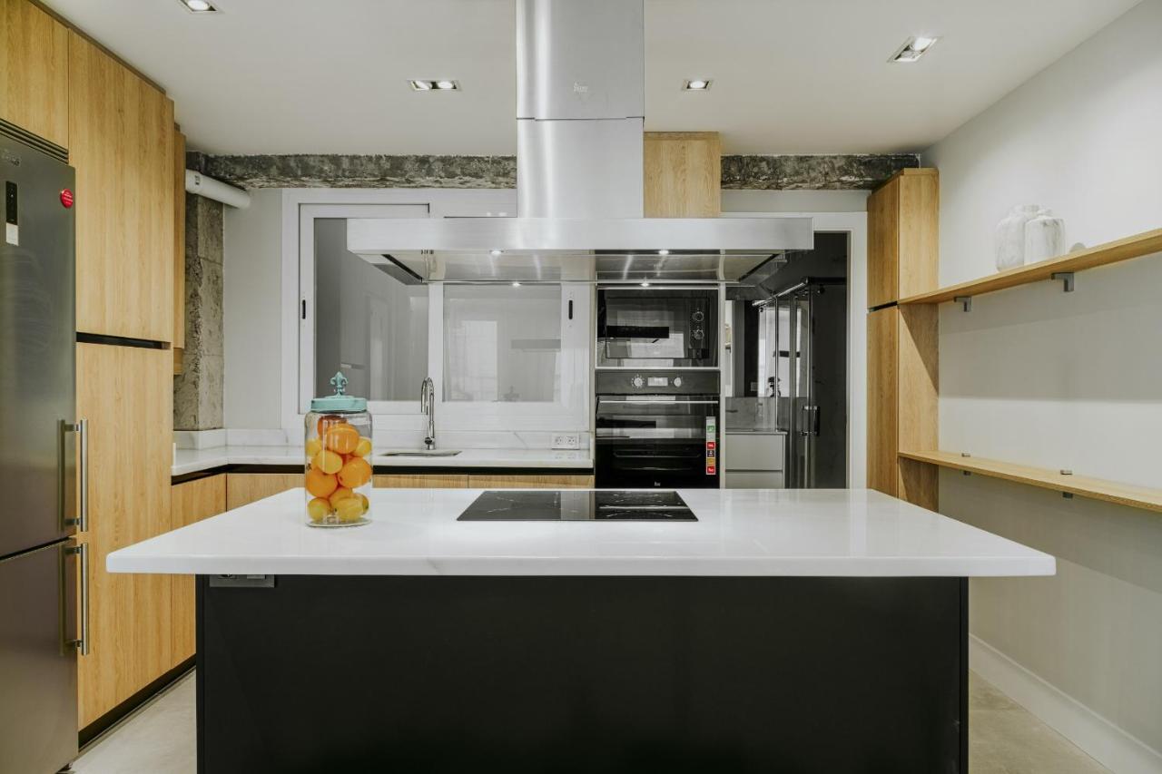 Six Apartments By Caleta Homes مالقة المظهر الخارجي الصورة