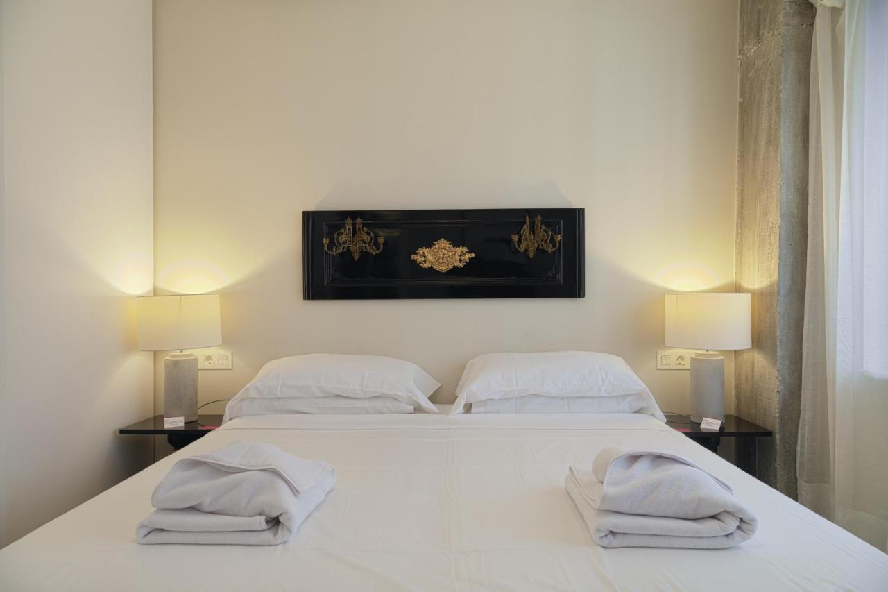 Six Apartments By Caleta Homes مالقة المظهر الخارجي الصورة