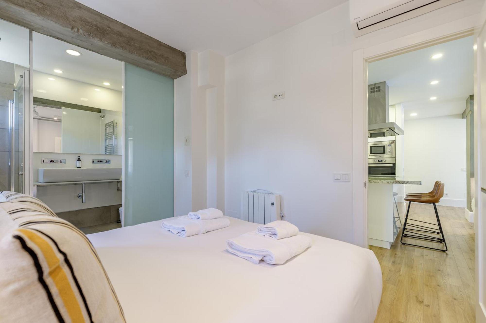 Six Apartments By Caleta Homes مالقة المظهر الخارجي الصورة