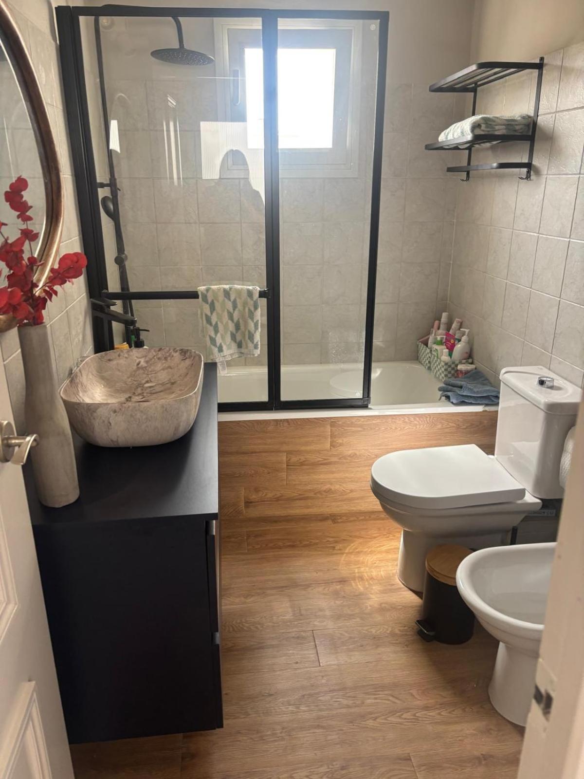 Six Apartments By Caleta Homes مالقة المظهر الخارجي الصورة